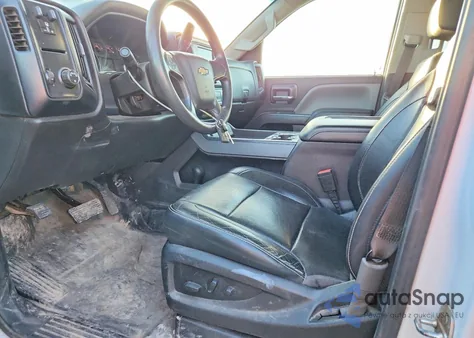 2018 Chevrolet Silverado K1500 z USA, uszkodzony, nr VIN 1GCUKNEC6JF153735